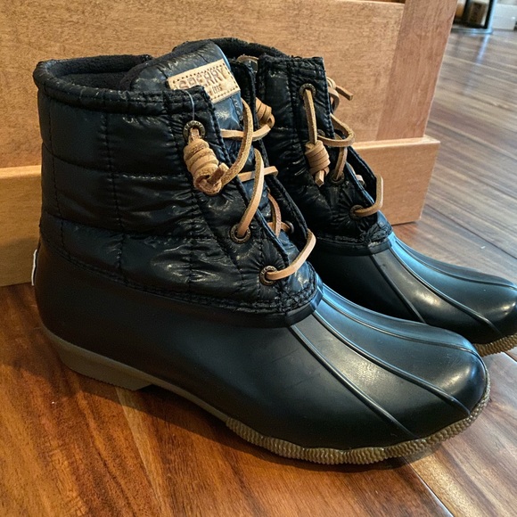 NEW Sperry Saltwater Quilted Duck Boots- ret $130! - Picture 1 of 8